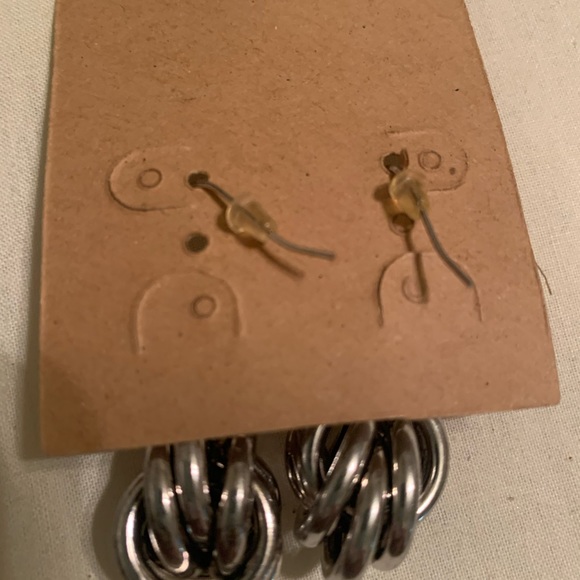 Plunder Earrings - Picture 5 of 5